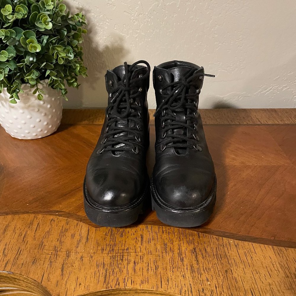 la canadienne Lace Up Boots